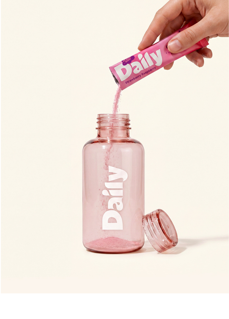 So funktioniert's – Schritt 1: Daily Pulver in die Flasche